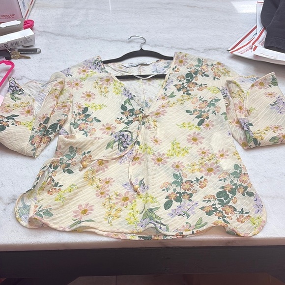ZARA Floral women  Top - Picture 2 of 6